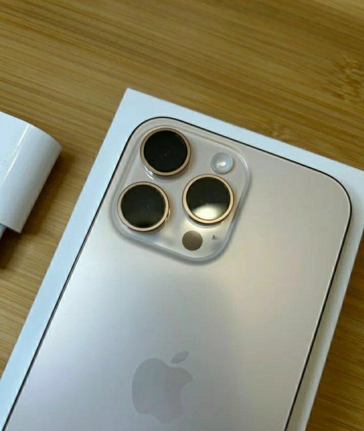 Dubai Iphone 15 pro max 256gb