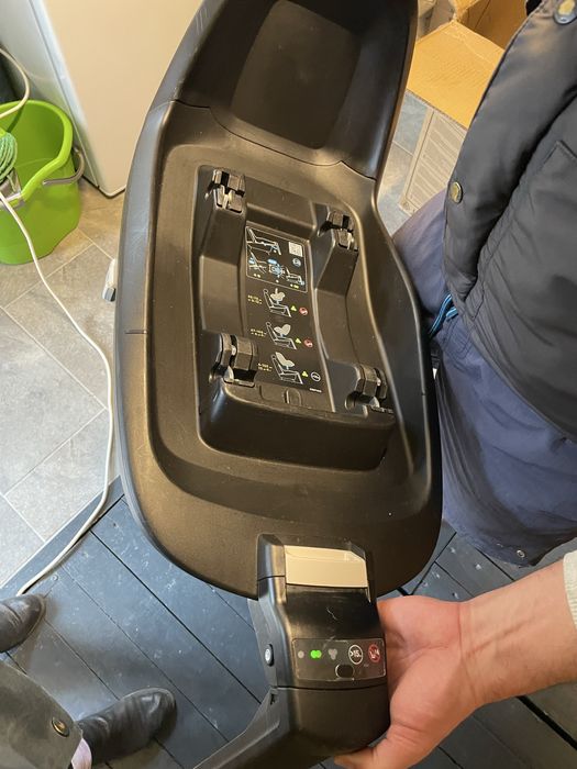 Scoica Maxi Cosi cu baza izofix