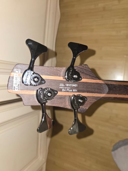 Chitara Cort B4 plus MH