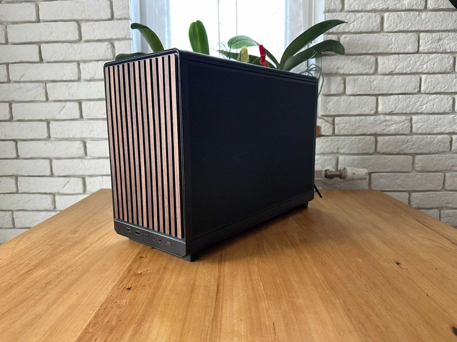 Продавам геймърски компютър R7 9700X/32GB 6000CL30/9070 XT Red Devil