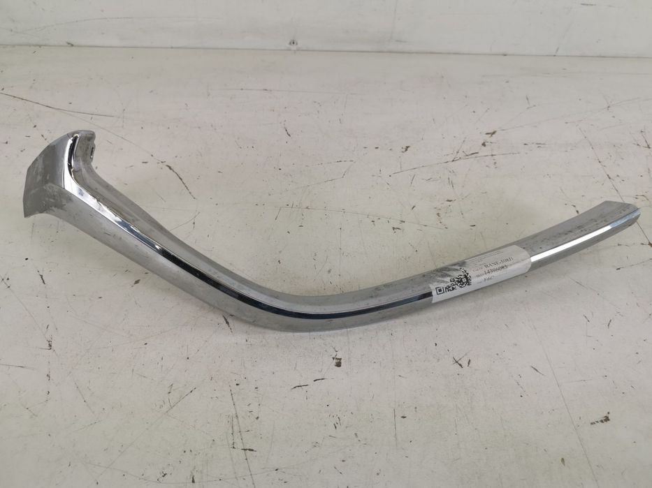 Ornament Crom Dreapta Grila Centrala Sub Far Mazda  3 BM [facelift] 20