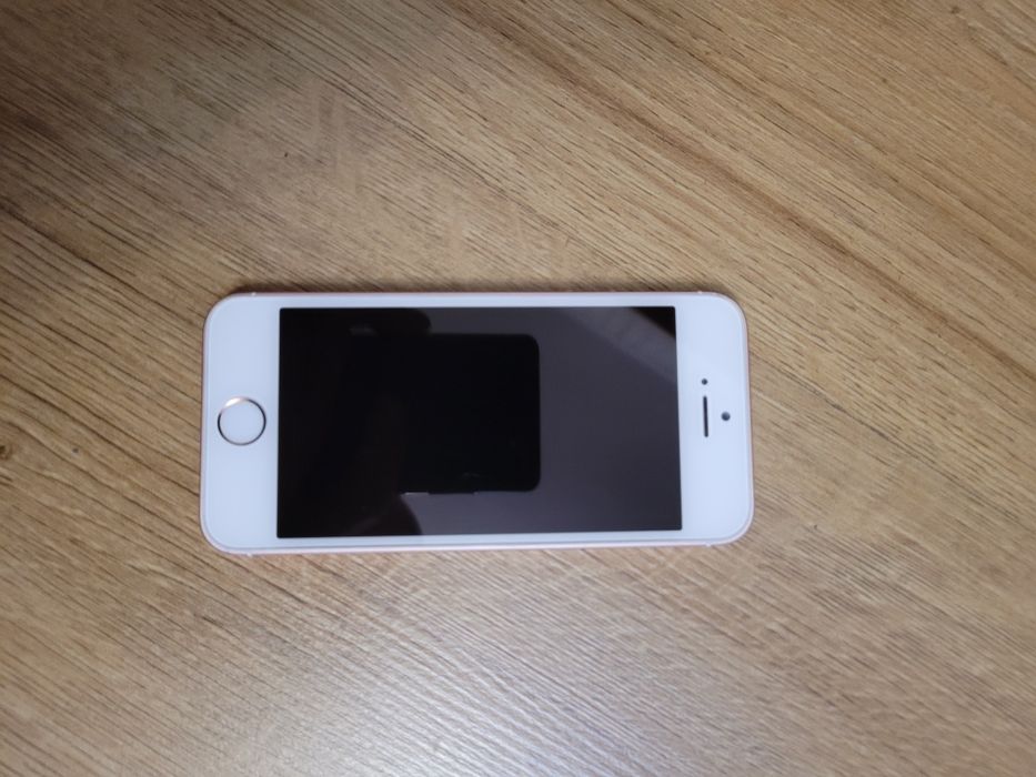 iPhone SE 32gb  93% Батерия