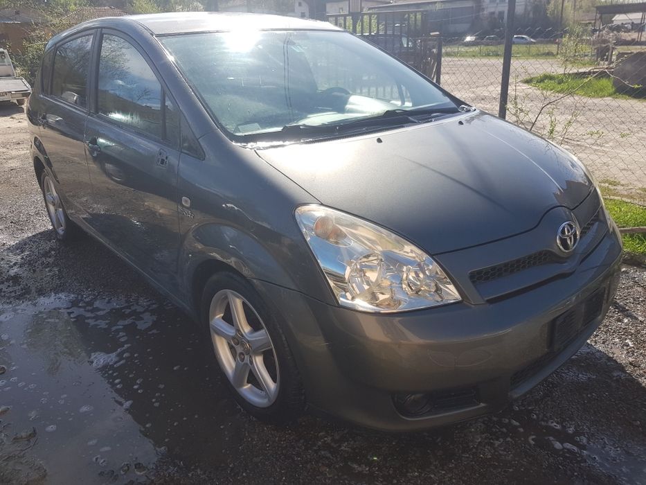 На части! Toyota Corolla Verso 2.2 177hp D-Cat Тойота Корола Версо