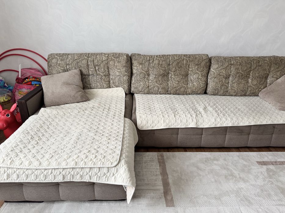 Продам диван угловой Бу рос. Фабрика