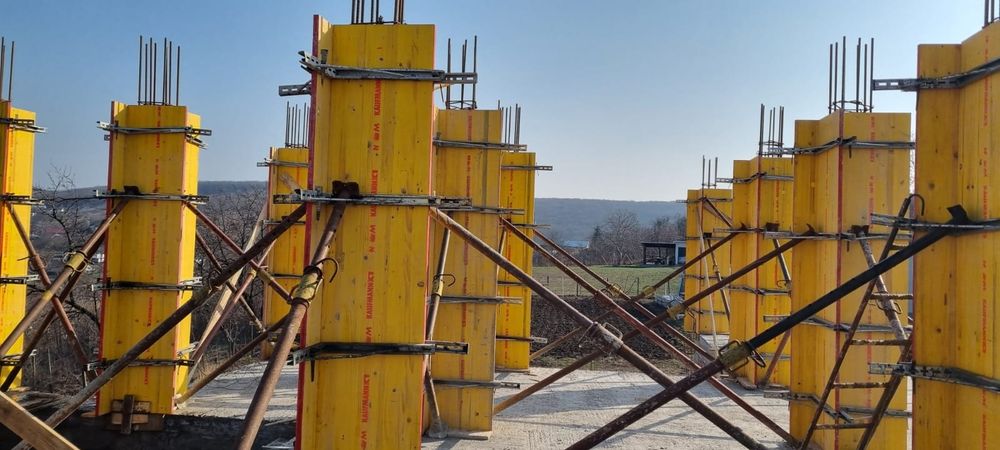 Case la cheie! Echipa de constructori disponibila!