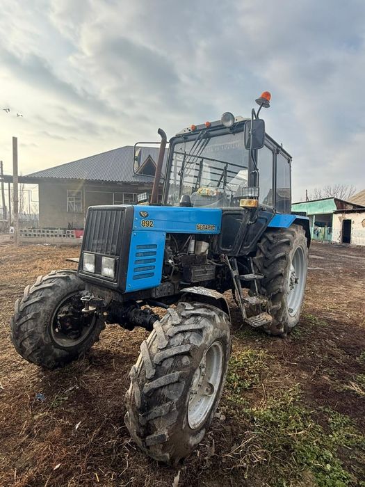 Трактор МЗД892::