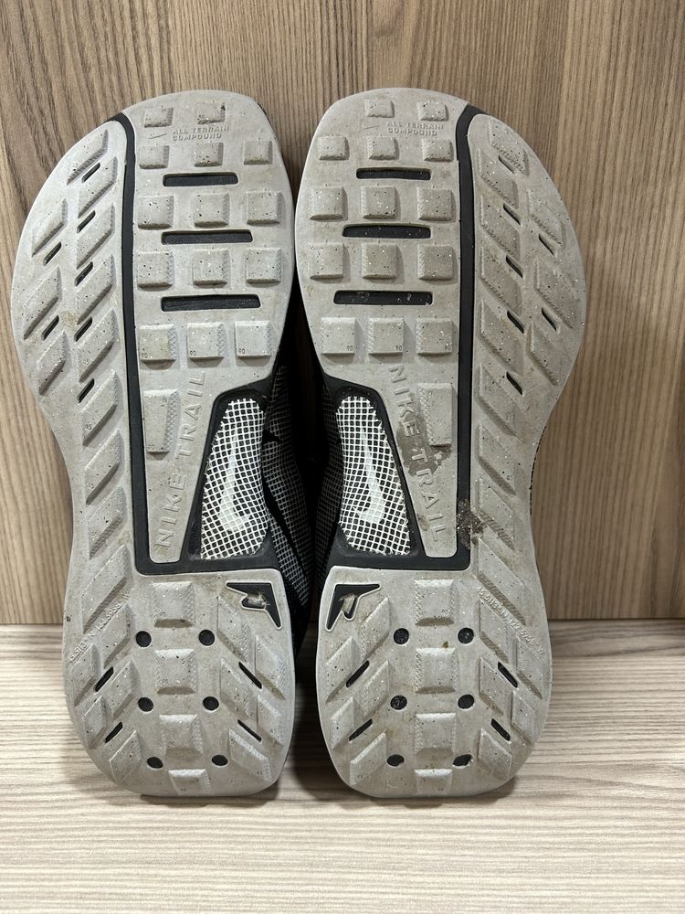 Маратонки NIKE леки и удобни