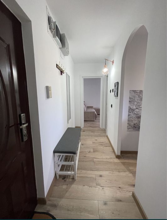 Apartament luminos 3 camere Ciprian Porumbescu