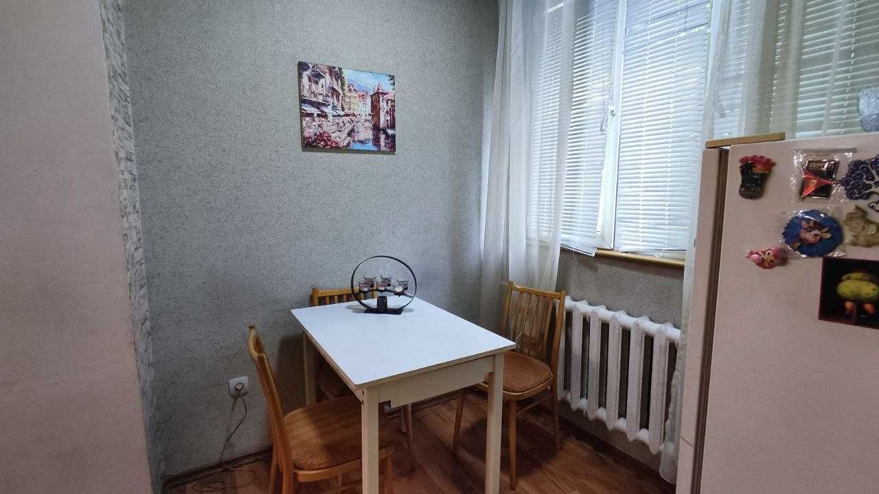Продается 2-х комнатная квартира Новомосковская (131324)