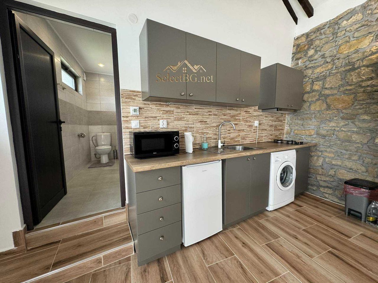 Продава се Къща в Велико Търново, Колю Фичето - 300 кв.м за 1417 €/кв.м - Снимка #16