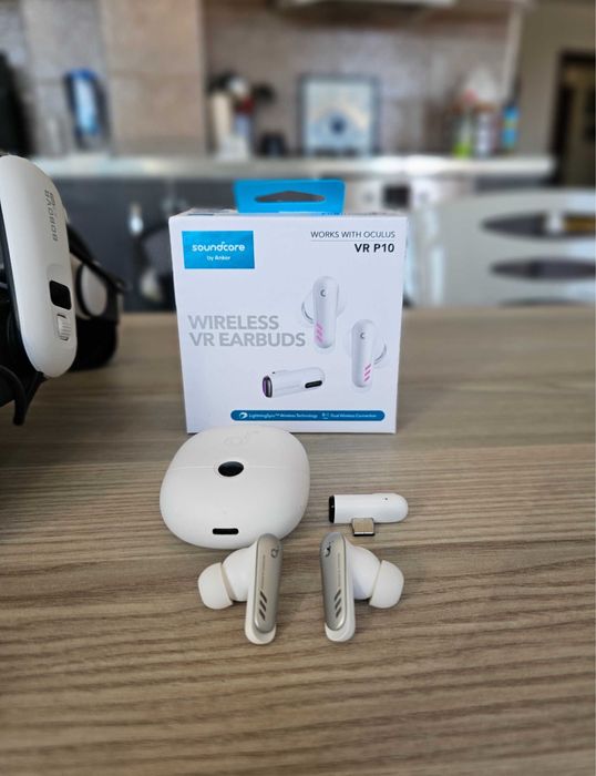 Meta Quest 3 (128GB) + Пълен комплект (слушалки, каишка, кейс, кабел)