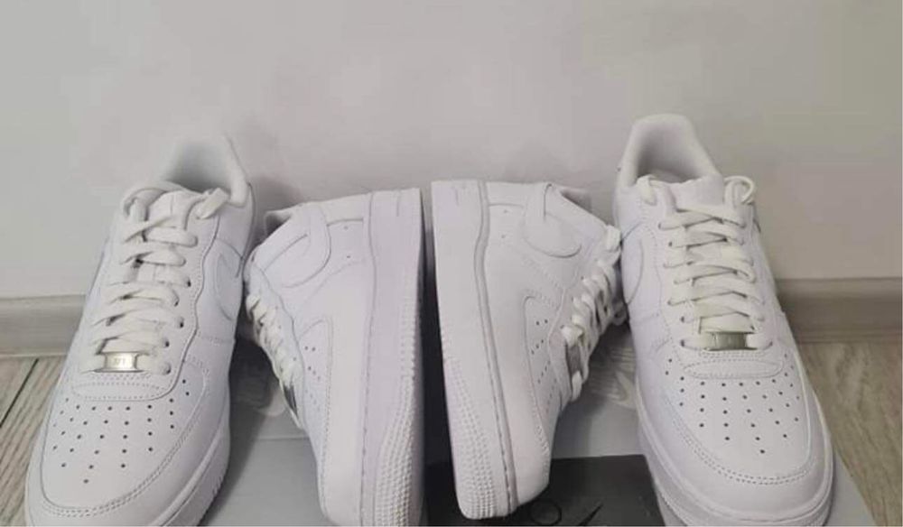 Adidași Air Force 1 Low Triple White