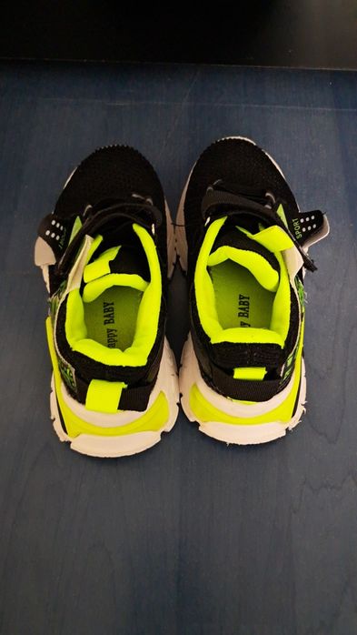 Adidasi baietel marimea 31