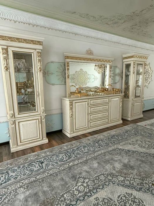 Продаеться стол стул срочно цена договорная