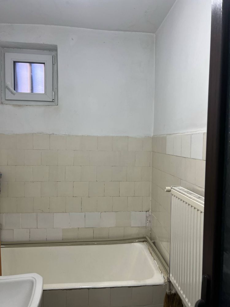 vand apartament cu 2 camere in zona centrala