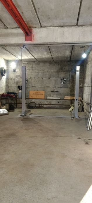 Продам большой гараж.