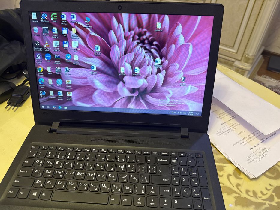 Noutbok  LENOVA sotaman