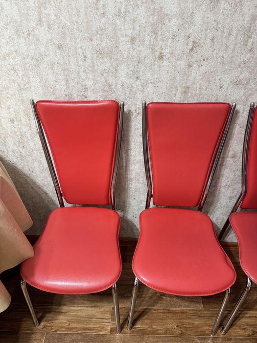 Продаются кухонные стулья