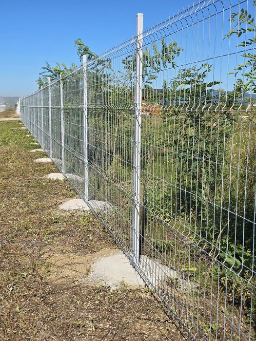 Garduri din plasa bordurata sau la val