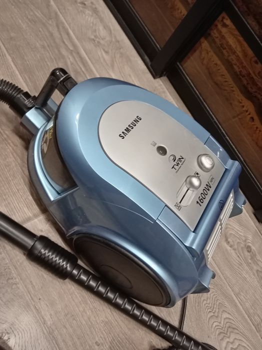 Пылесос Samsung контейнерный