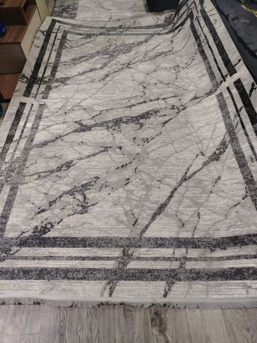 Продам ковёр в комнату