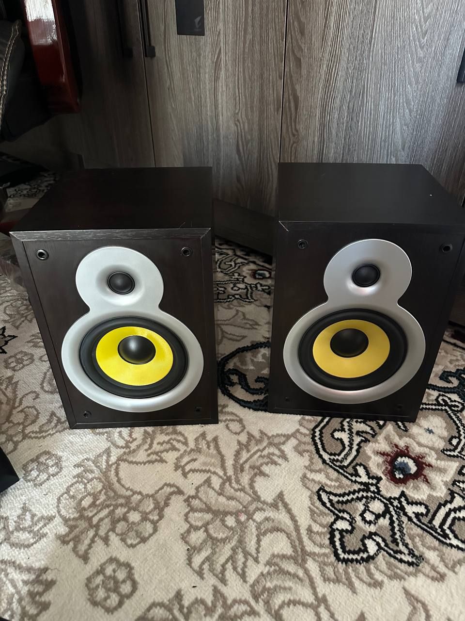 Microlab pro 2 sotiladi. Holati alo