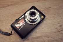 Aparat foto Panasonic Lumix cu lentile leica DMC FS6 incarcator