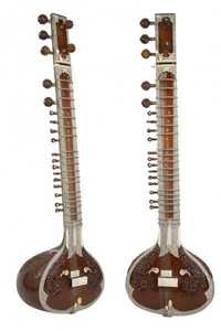 Sitar sotiladi futlyari bilan.  Продам Ситар с футьляром