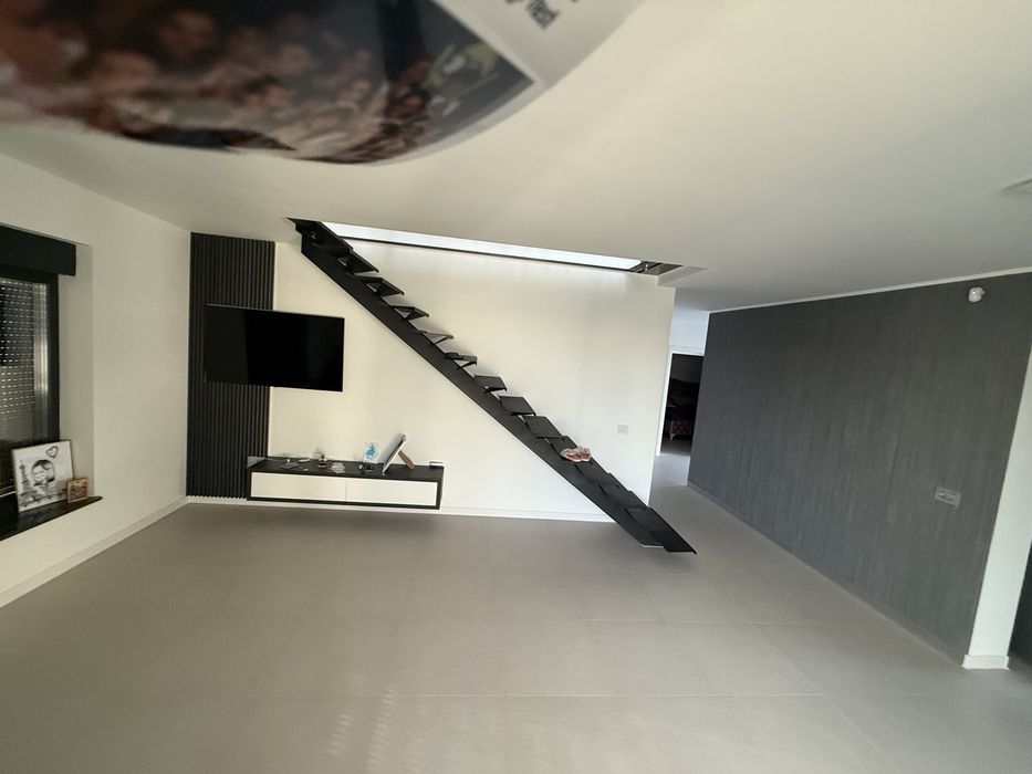 Vand casa platou targul saptamanal