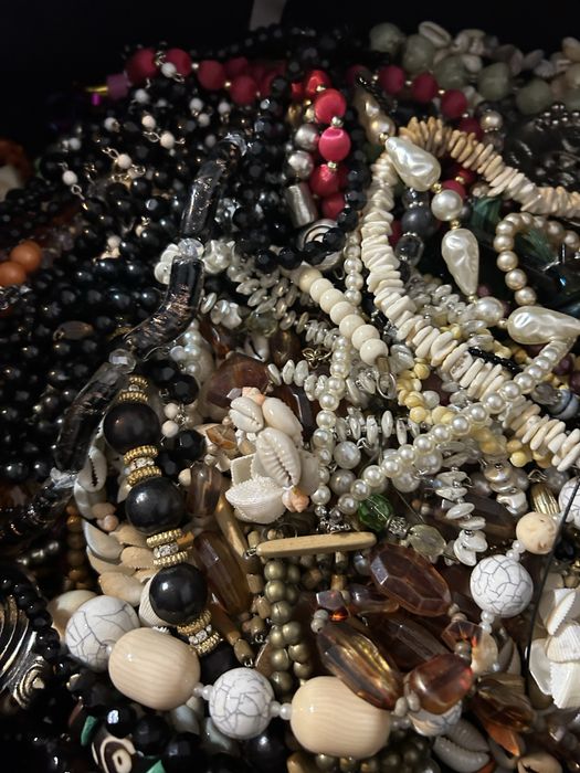 Vand lot bijuterii pentru margelit