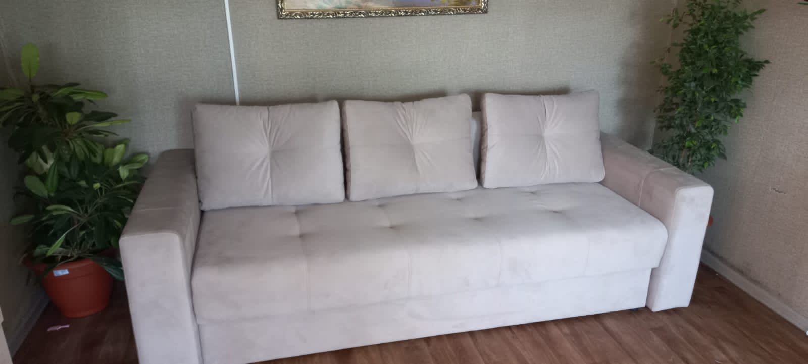 Срочно продам новый диван