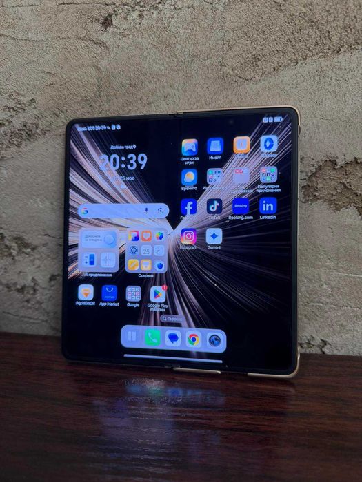 Продавам изгодно Honor Magic V5 - чисто нов сгъваем телефон