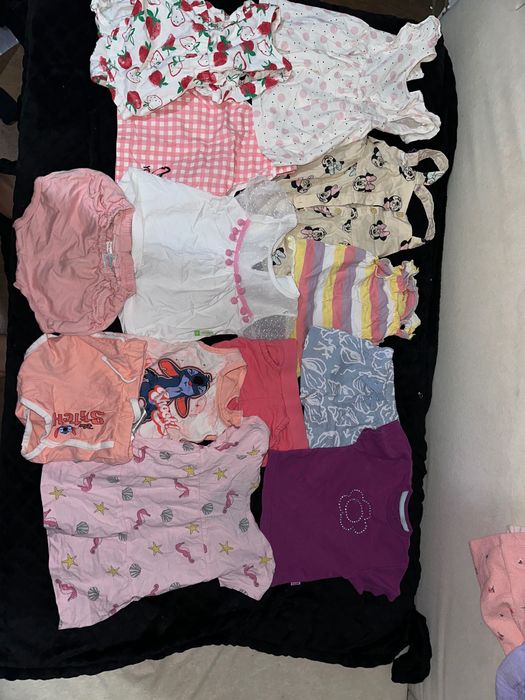 Vând hăinuțe fetițe