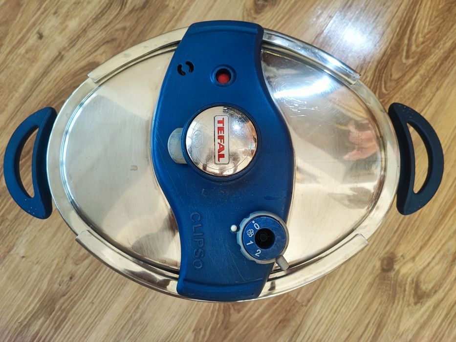 Тенджера под налягане Tefal  Clipao 8l.