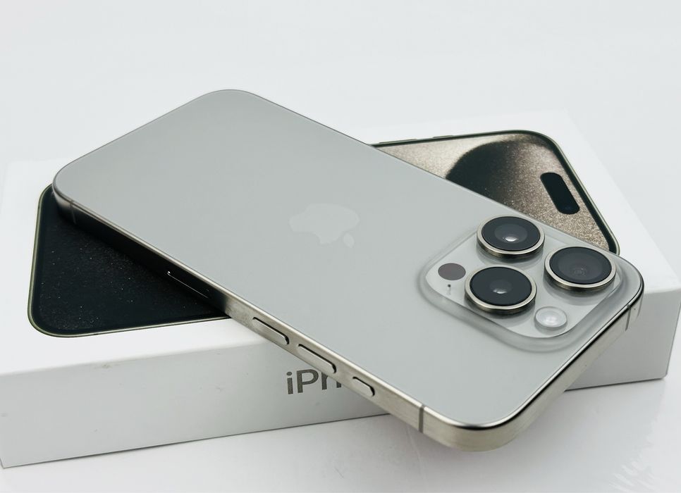Apple iPhone 15 Pro Max 256GB White Titanium Oтличен! Гаранция!