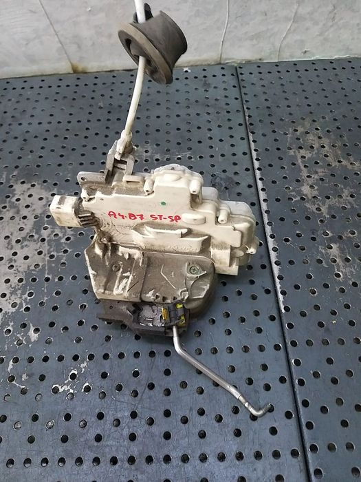 Broasca usa stanga spate audi a4 b7 8e