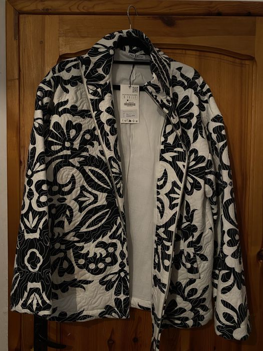 Чисто ново яке Zara