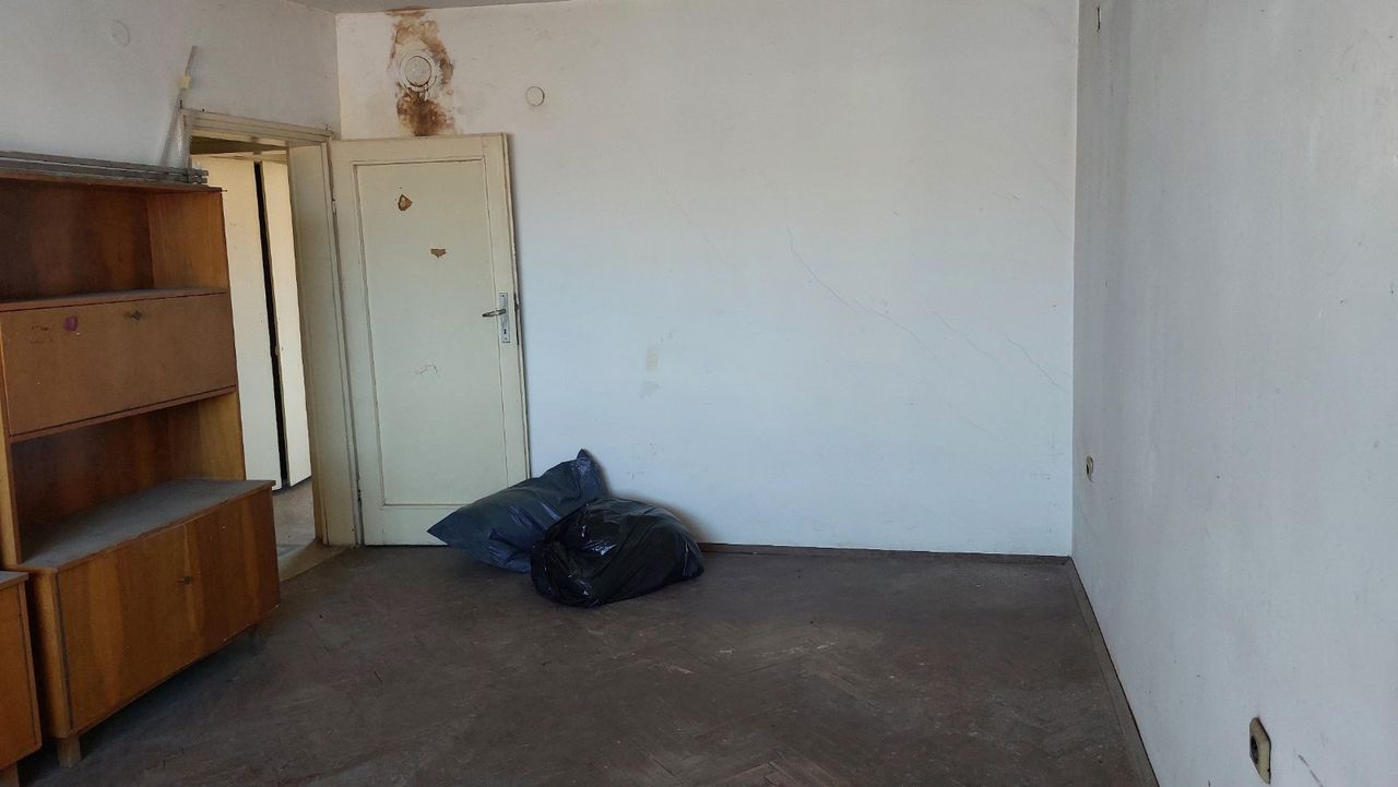 Продава се Тристаен апартамент в Разлог - 65 кв.м за 585 €/кв.м - Снимка #1