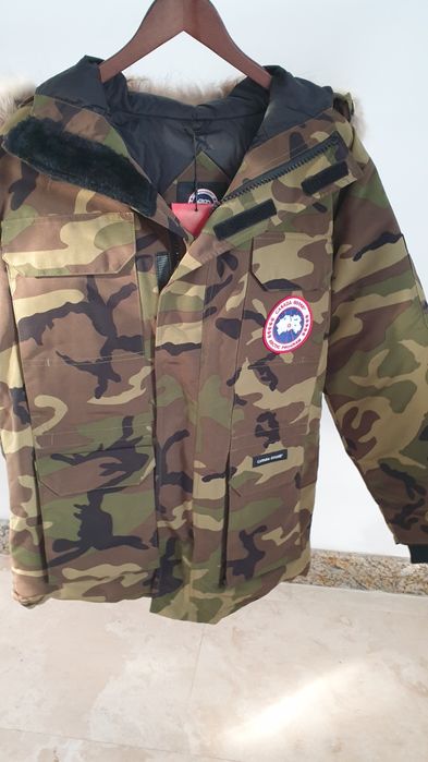 Geaca C a n a d a   G o o s  e , mărimea 2XL - super pret