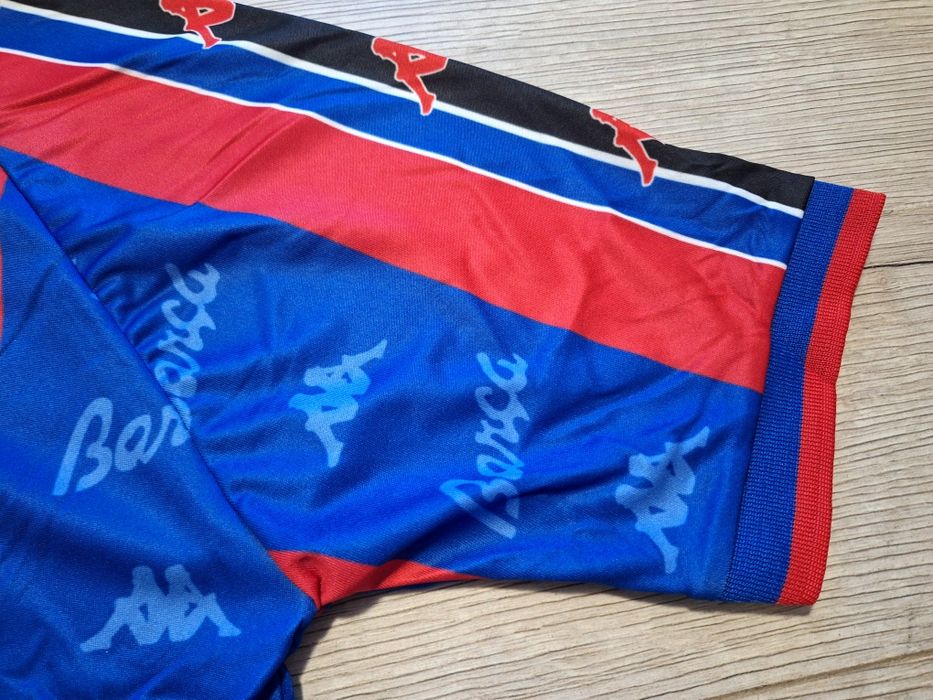 Футболна фланелка на Христо Стоичков #Барселона #ретро модел 1997/98!