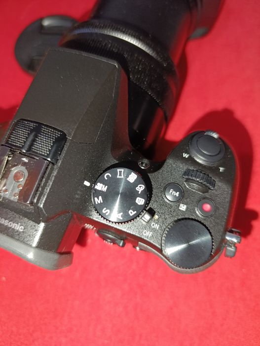 Lumix Fz2000..este nou...