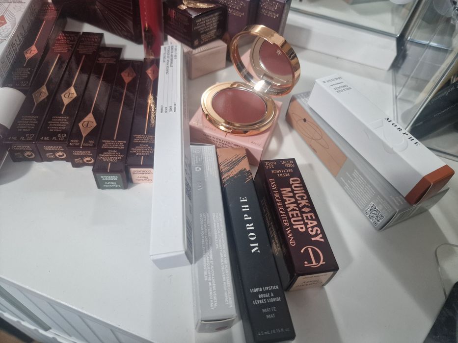 Vand lot machiaj noi