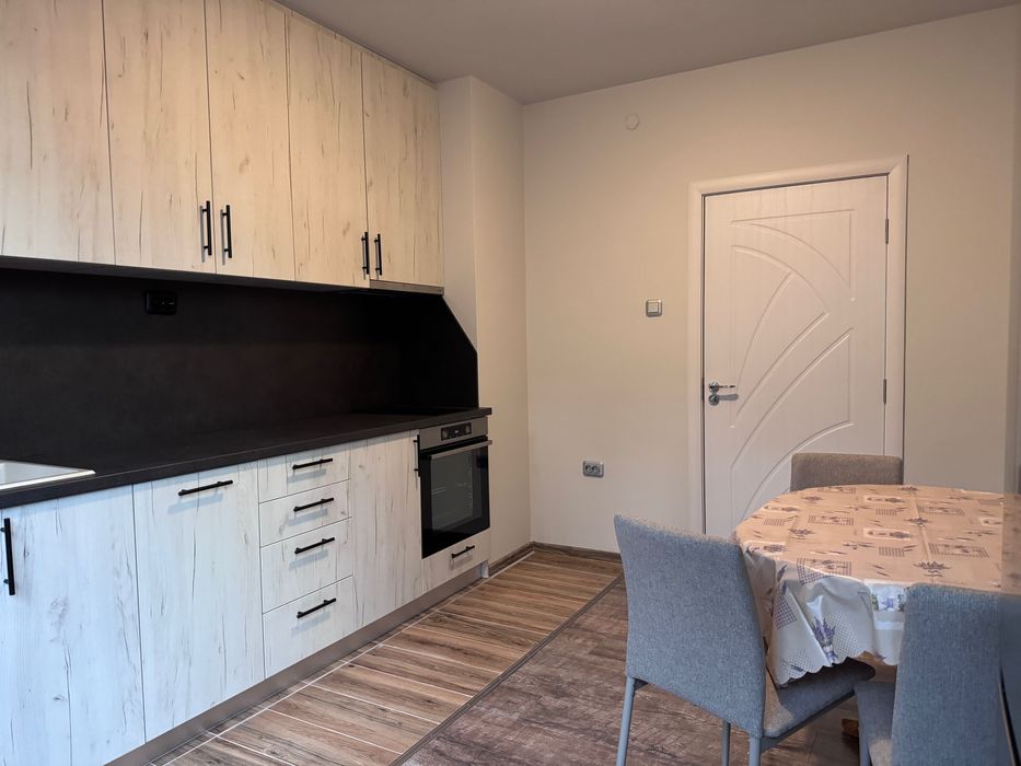 Дава се под наем Тристаен апартамент в Пловдив, Център - 90 кв.м за 680 € - Снимка #13