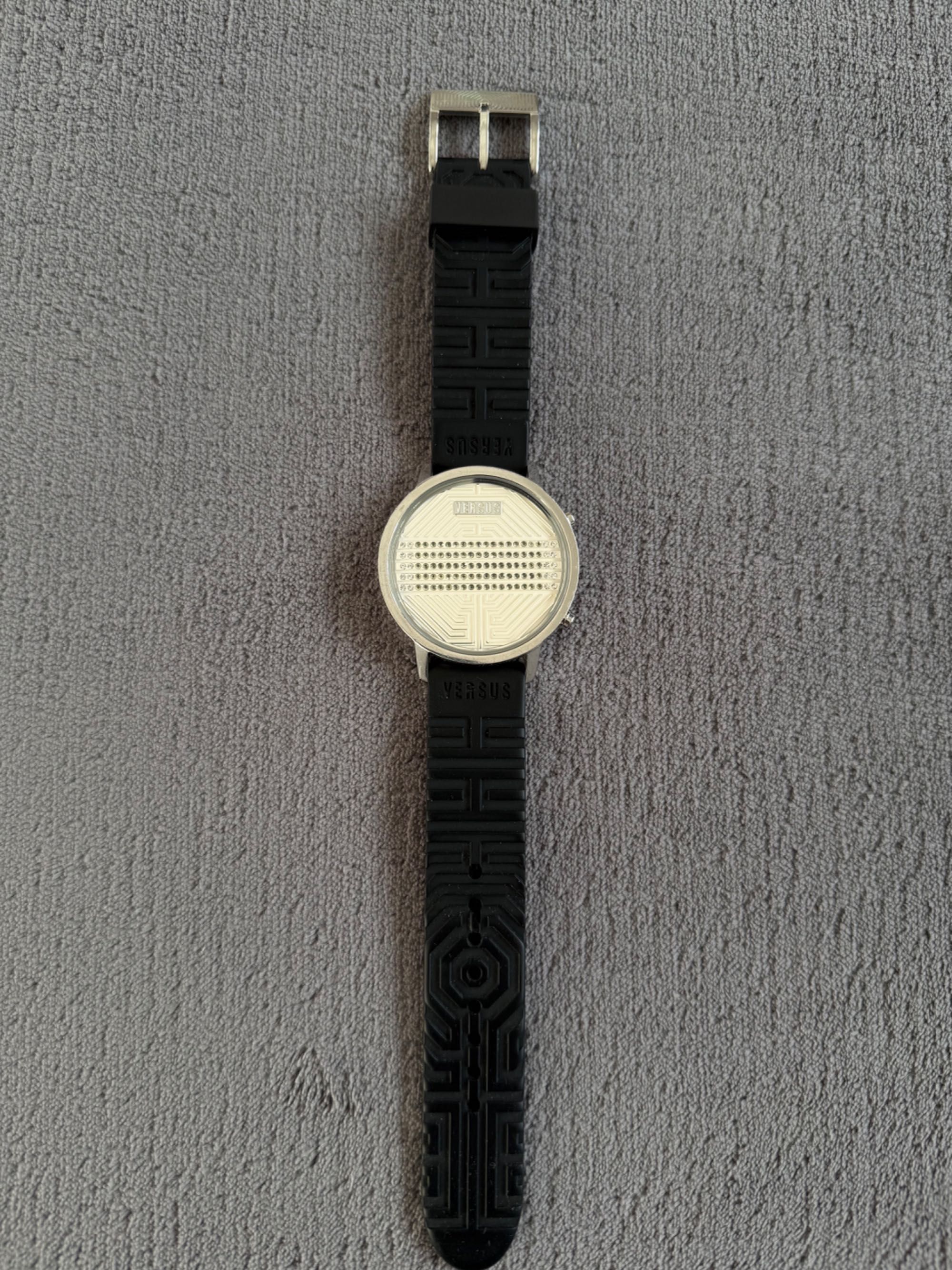 Versace Versus часовник