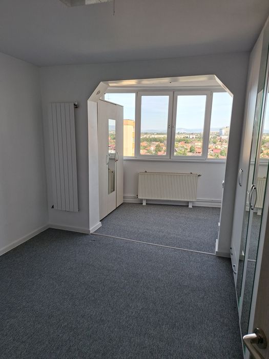 Vând apartament 3 camere