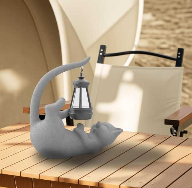 Декоративна статуя Котка със соларно фенерче, градинска фигурка