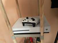 Vand xbox oneS sau schimb cu sub auto