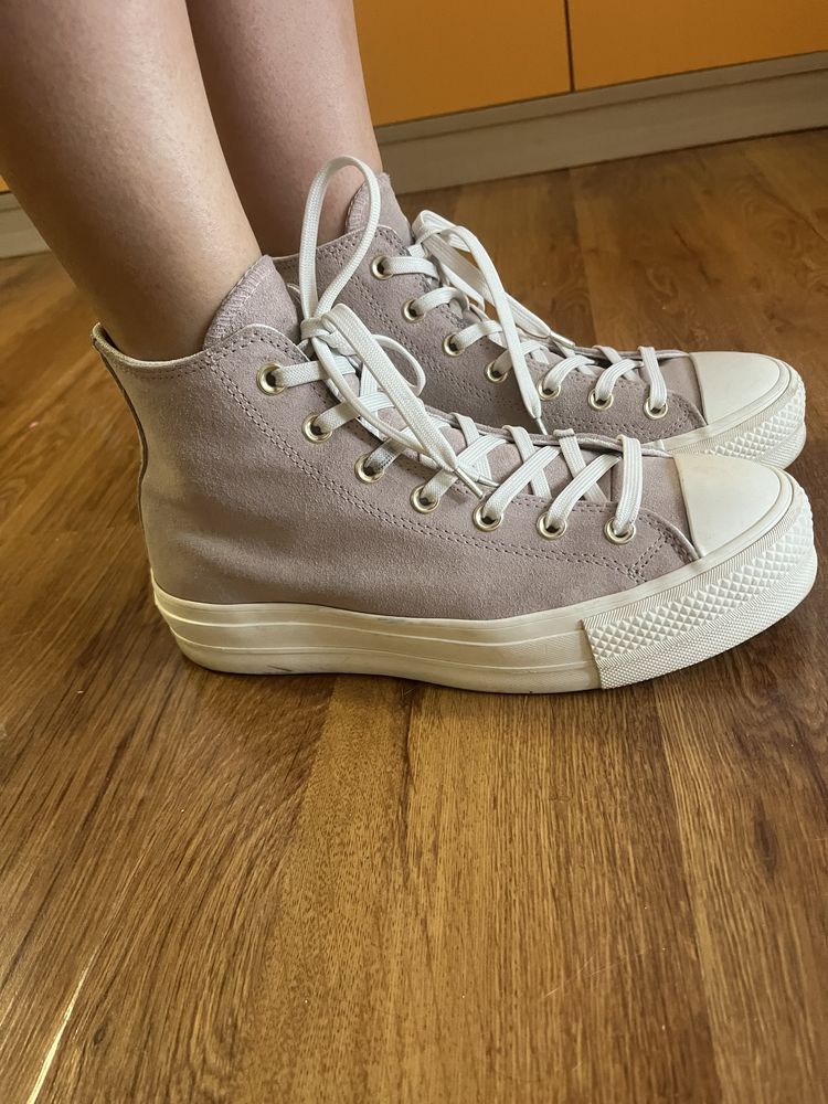 Обувки Converse