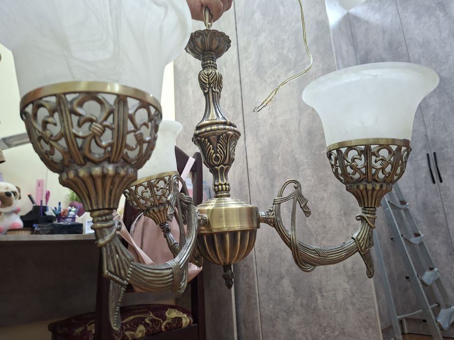 Продаётся люстра отличного качества