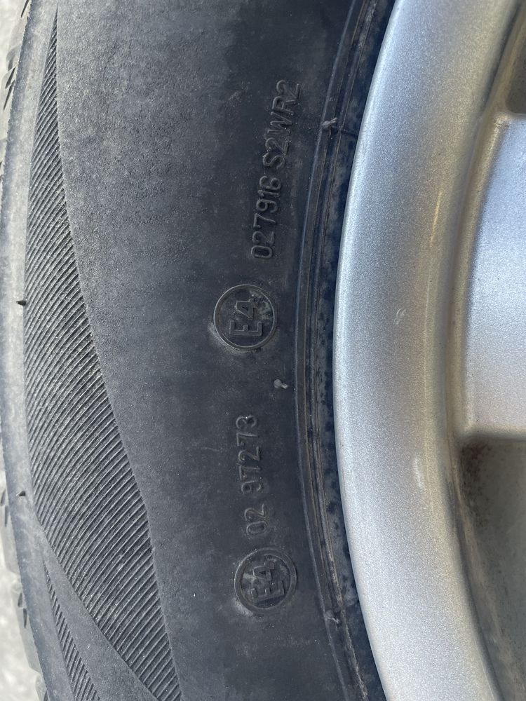 Продавам гуми с джанти за Audi